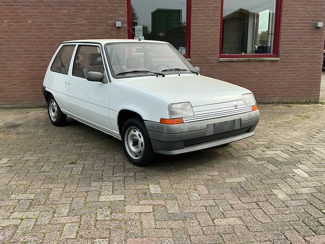 Renault - 5 - r5 - youngtimer > 15 - afbeelding 2 van  9
