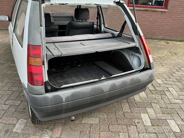 Renault - 5 - r5 - youngtimer > 15 - afbeelding 9 van  9