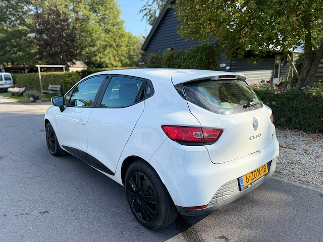 Renault - clio - 0.9 tce expression - 2015 - 6-zdn-18 - afbeelding 8 van  10