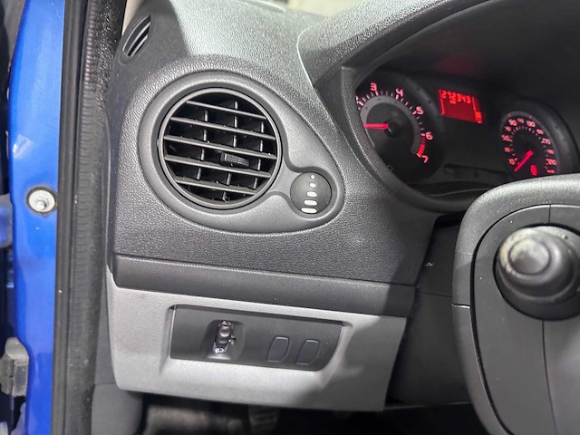 Renault - clio - 1.2-16v authentique - 67-sl-kf - afbeelding 3 van  17