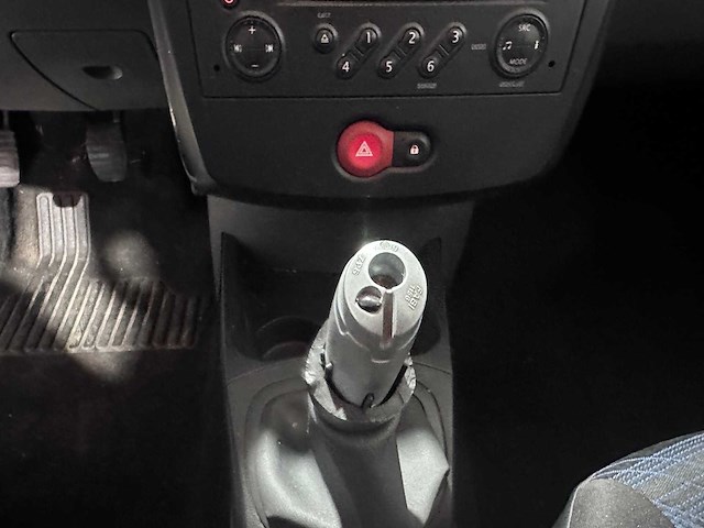 Renault - clio - 1.2-16v authentique - 67-sl-kf - afbeelding 5 van  17