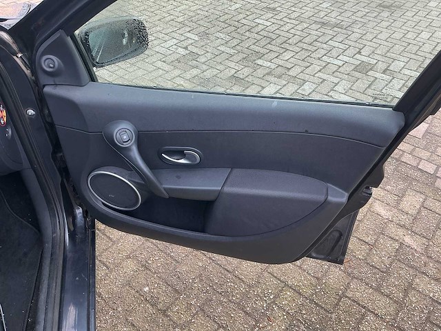 Renault - clio - 1.2-16v team spirit - 90-sv-gp - afbeelding 4 van  14