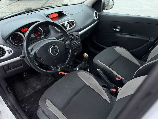 Renault - clio - 1.5 dci parisienne - car - 2011|96-pzn-7|iaw - afbeelding 4 van  22
