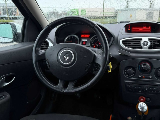 Renault - clio - 1.5 dci parisienne - car - 2011|96-pzn-7|iaw - afbeelding 8 van  22