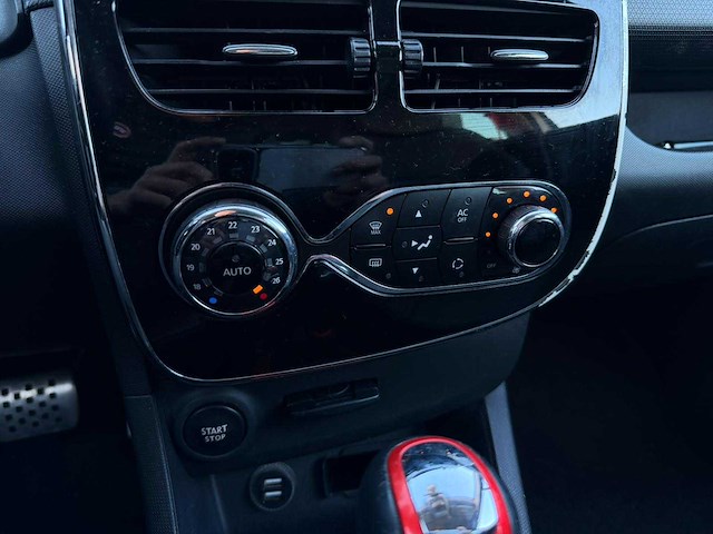 Renault - clio - 1.6 r.s. - car - 2013|r-679-fz|iaw - afbeelding 8 van  19