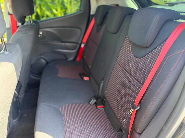 Renault - clio - 1.6 r.s. - tn-060-b - 2013 - afbeelding 8 van  17