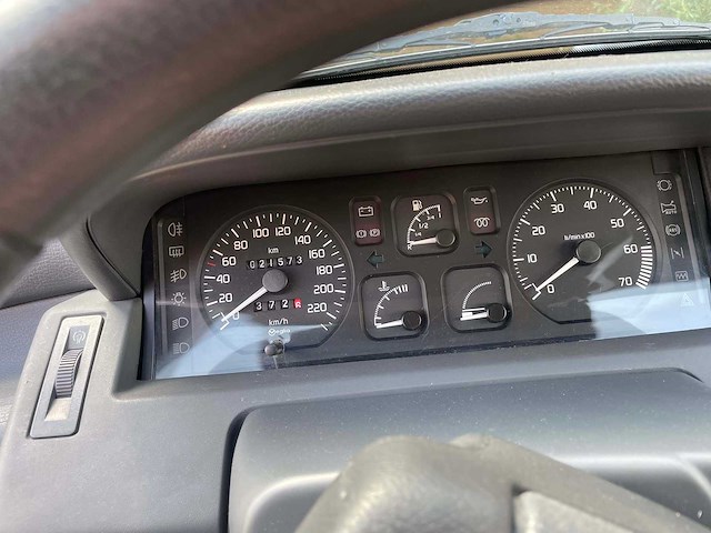 Renault - clio - clio - oldtimer - afbeelding 10 van  13