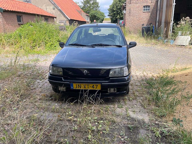 Renault - clio - clio - oldtimer - afbeelding 4 van  8