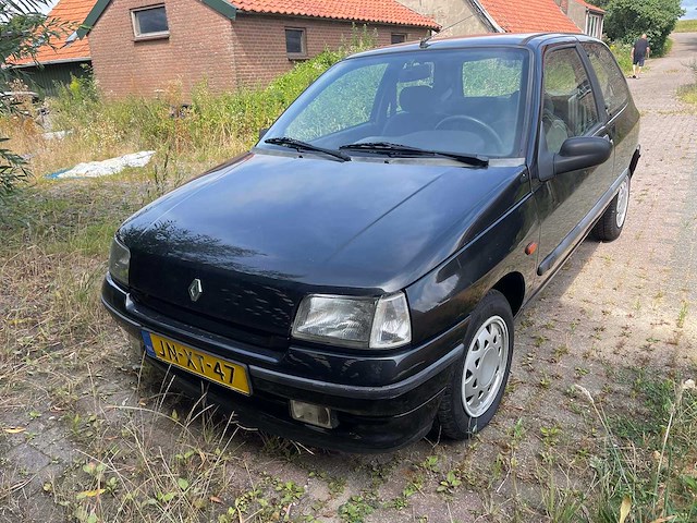 Renault - clio - clio - oldtimer - afbeelding 5 van  8