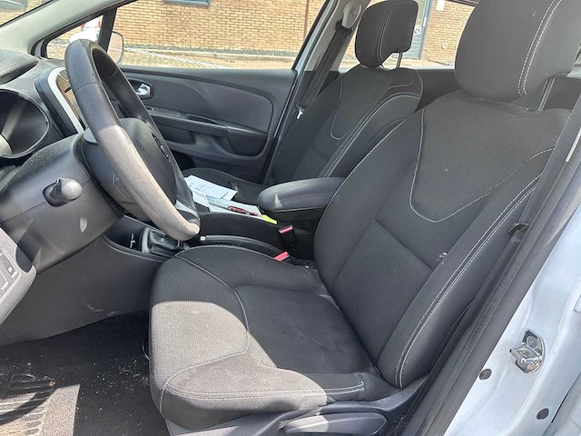 Renault - clio estate - 0.9 tce expression - jh-454-n - 2016 - afbeelding 6 van  18