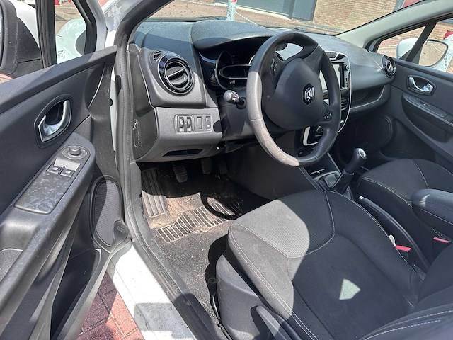 Renault - clio estate - 0.9 tce expression - jh-454-n - 2016 - afbeelding 14 van  16