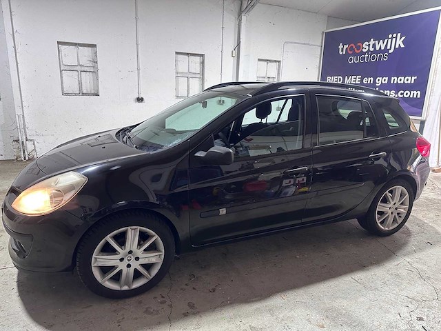 Renault - clio estate - 1.2 tce corporate - 61-zl-dt - afbeelding 12 van  20