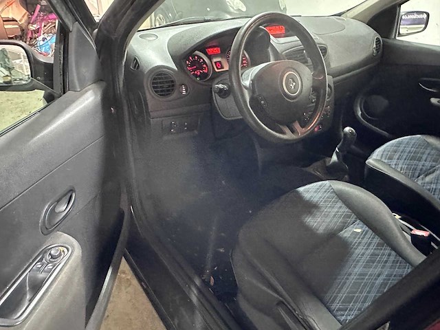 Renault - clio estate - 1.2 tce corporate - 61-zl-dt - afbeelding 19 van  20