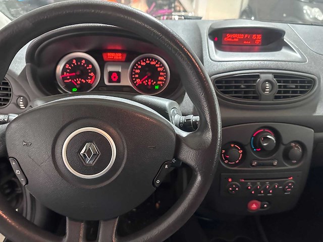 Renault - clio estate - 1.2 tce corporate - 61-zl-dt - afbeelding 20 van  20