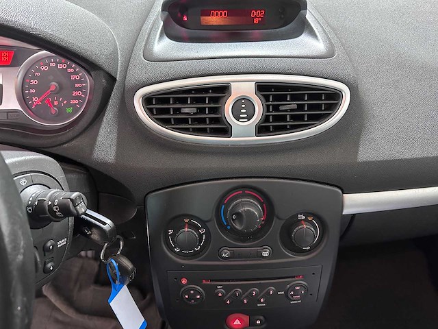 Renault - clio estate - 1.2 tce dynamique - 52-jdg-4- 2009 - afbeelding 2 van  17