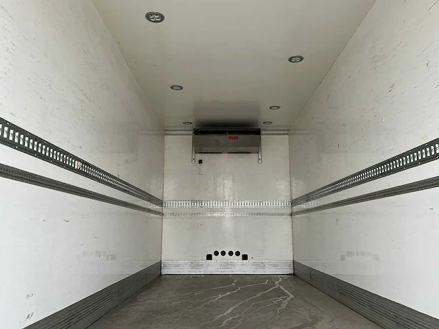 Renault - d210 - koeltruck - handgeschakeld - bloemen - thermo king t800-r 2019 - vrachtwagen - afbeelding 2 van  23