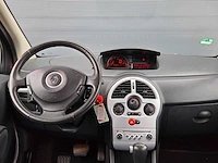 Renault - grand modus - 2011 - 1.6-16v dynamique - 01-pbh-2 - personenauto - afbeelding 2 van  13