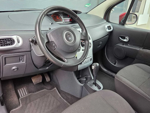 Renault - grand modus - 2011 - 1.6-16v dynamique - 01-pbh-2 - personenauto - afbeelding 3 van  24