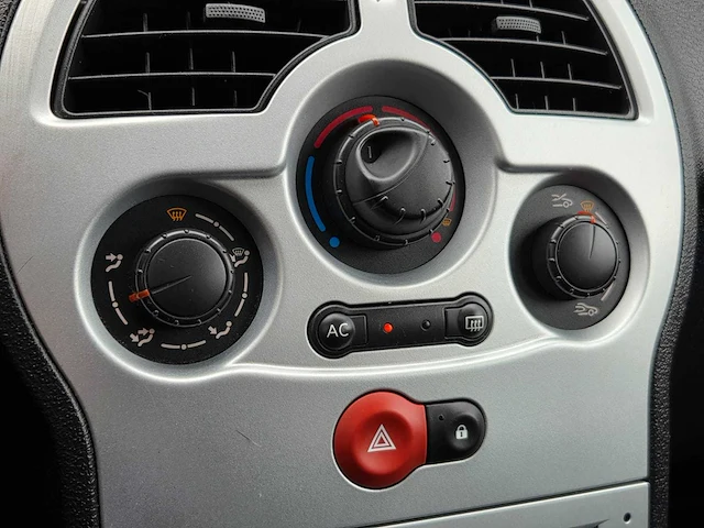 Renault - grand modus - 2011 - 1.6-16v dynamique - 01-pbh-2 - personenauto - afbeelding 7 van  24