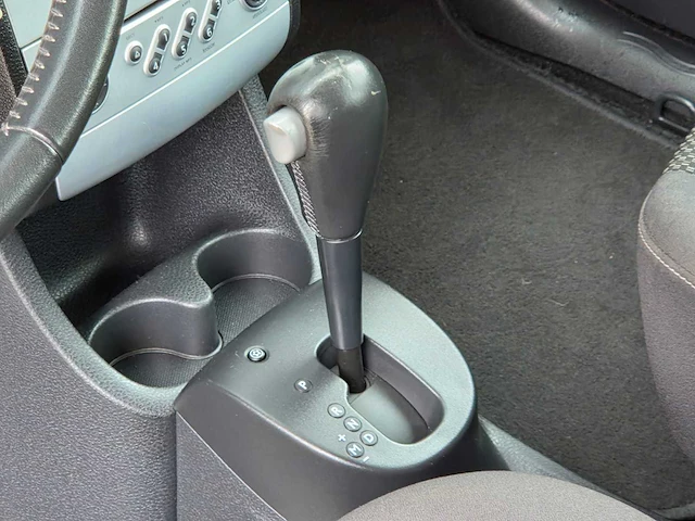 Renault - grand modus - 2011 - 1.6-16v dynamique - 01-pbh-2 - personenauto - afbeelding 11 van  24