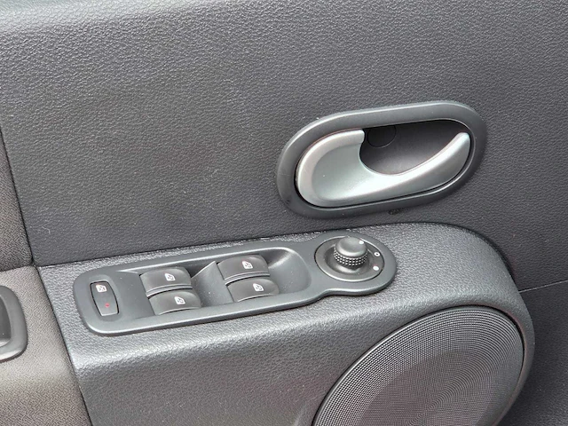 Renault - grand modus - 2011 - 1.6-16v dynamique - 01-pbh-2 - personenauto - afbeelding 14 van  24