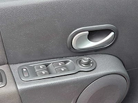 Renault - grand modus - 2011 - 1.6-16v dynamique - 01-pbh-2 - personenauto - afbeelding 14 van  24
