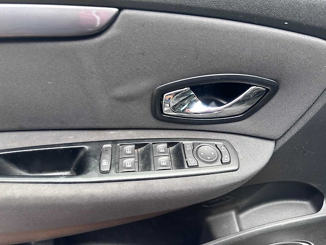 Renault - grand scénic - 1.2 tce limited - 2-zpx-16 - afbeelding 3 van  18