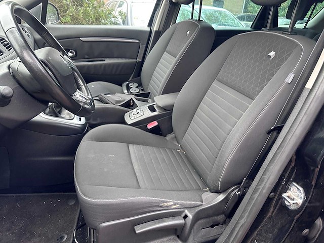 Renault - grand scénic - 1.2 tce limited - 2-zpx-16 - afbeelding 7 van  18