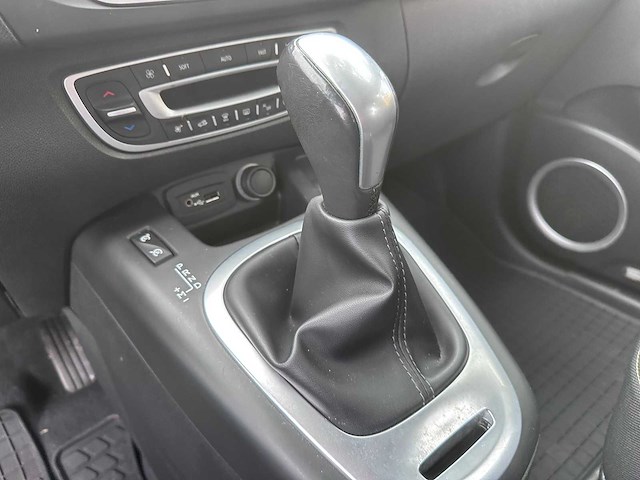 Renault - grand scénic - 2.0 dynamique automaat- 93-kld-4- 2010 - afbeelding 12 van  14