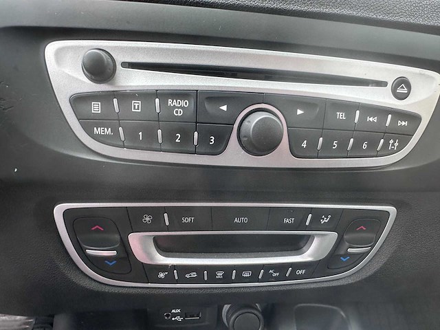 Renault - grand scénic - 2.0 dynamique automaat- 93-kld-4- 2010 - afbeelding 11 van  14