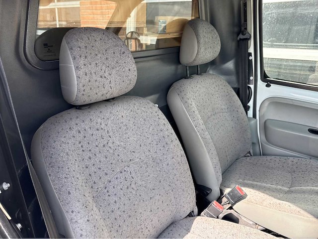Renault - kangoo express - 1.2 confort - benzine - bedrijfswagen - 2004 - afbeelding 6 van  26