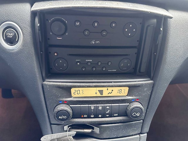 Renault - laguna grand tour - 1.8-16v tech line - 28-pn-nv- 2004 - afbeelding 2 van  11