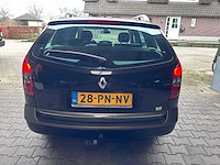 Renault - laguna grand tour - 1.8-16v tech line - 28-pn-nv- 2004 - afbeelding 7 van  11