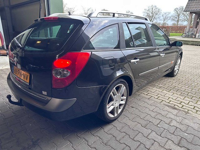 Renault - laguna grand tour - 1.8-16v tech line - 28-pn-nv- 2004 - afbeelding 8 van  11