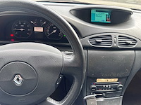 Renault - laguna grand tour - 1.8-16v tech line - 28-pn-nv- 2004 - afbeelding 11 van  11