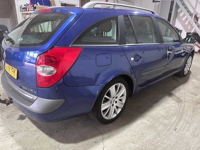 Renault - laguna grand tour - 2.0-16v tech line lpg- 22-xk-pk- 2007 - afbeelding 8 van  18