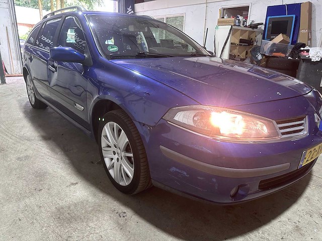 Renault - laguna grand tour - 2.0-16v tech line lpg- 22-xk-pk- 2007 - afbeelding 9 van  18