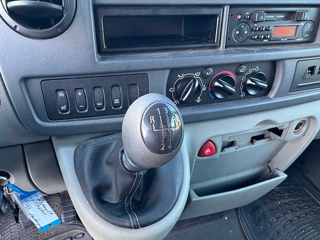 Renault - master - t35 2.5dci 2 paardswagen - 89-vzx-7 - 2006 - afbeelding 8 van  26