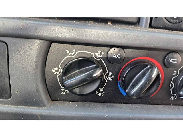 Renault - master - t35 2.5dci l3h1 dc k - 32-vnb-7 - afbeelding 9 van  12