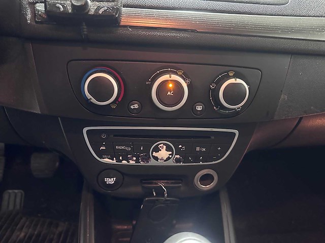 Renault - mégane - 1.5 dci expression van- 9-vrl-96 - afbeelding 6 van  19