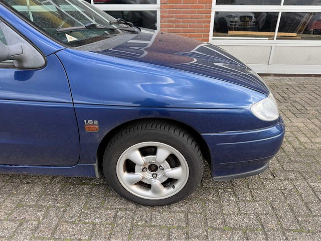 Renault - mégane - cabrio - 1.6e - personenauto - 1997 - afbeelding 7 van  23