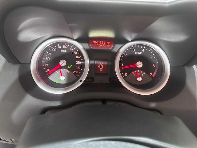 Renault - mégane coupé-cabriolet - 2.0-16v priv.luxe - 13-sk-kd- 2006 - afbeelding 2 van  19