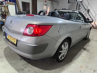Renault - mégane coupé-cabriolet - 2.0-16v priv.luxe - 13-sk-kd- 2006 - afbeelding 14 van  19