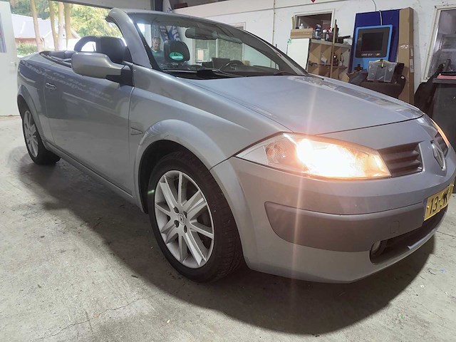 Renault - mégane coupé-cabriolet - 2.0-16v priv.luxe - 13-sk-kd- 2006 - afbeelding 15 van  19