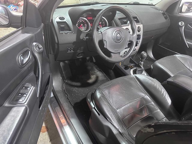 Renault - mégane coupé-cabriolet - 2.0-16v priv.luxe - 13-sk-kd- 2006 - afbeelding 18 van  19