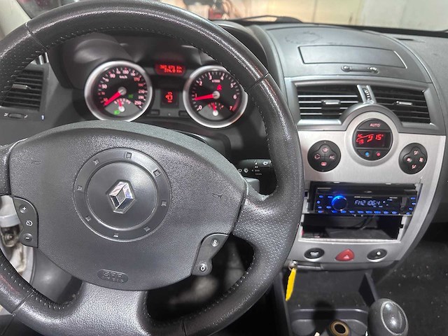 Renault - mégane coupé-cabriolet - 2.0-16v priv.luxe - 13-sk-kd- 2006 - afbeelding 19 van  19