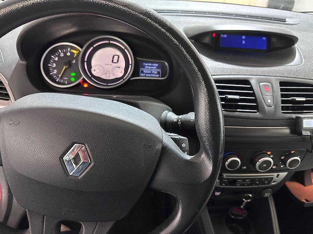 Renault - mégane estate - 1.2 tce authentique - 2-kvr-53- 2013 - afbeelding 10 van  11