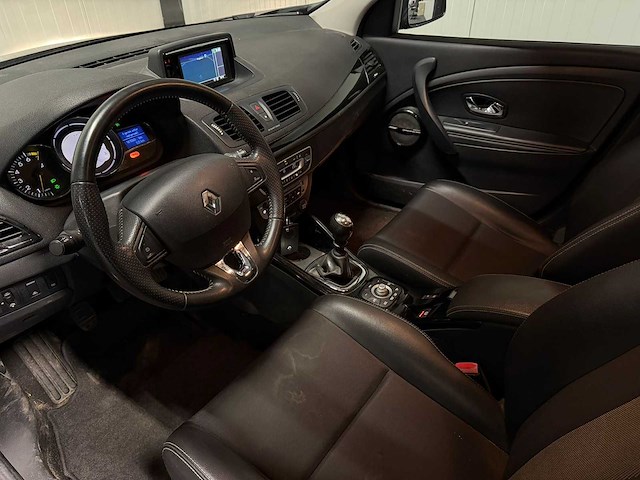 Renault - mégane estate - 1.2 tce bose 2013 3-kgg-46 iaw - afbeelding 2 van  4