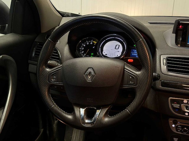 Renault - mégane estate - 1.2 tce bose 2013 3-kgg-46 iaw - afbeelding 3 van  4