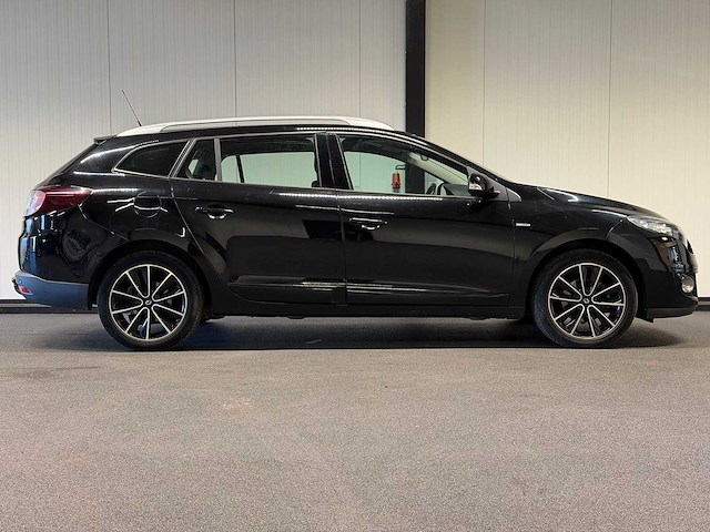 Renault - mégane estate - 1.2 tce bose 2013 3-kgg-46 iaw - afbeelding 12 van  23